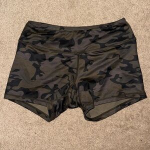 Born primitive shorts
